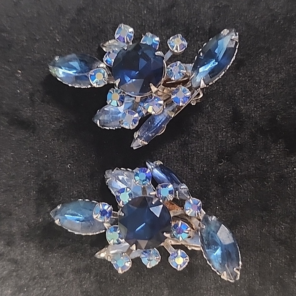 Vintage Beaujewels Blue Rhinestone Clip On Earrings Aurora Borealis Mid Century